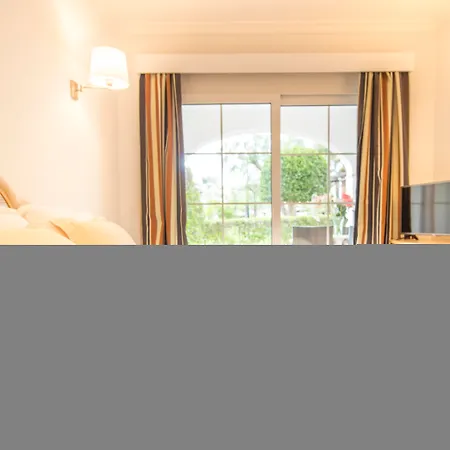 Aparthotel Ona Village