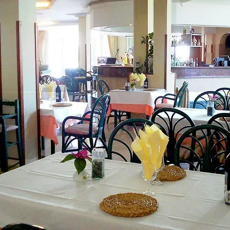 Ona Village 4*