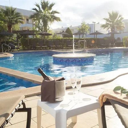 Ona Village 4*