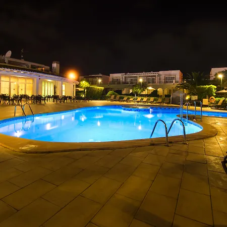 Ona Village 4*