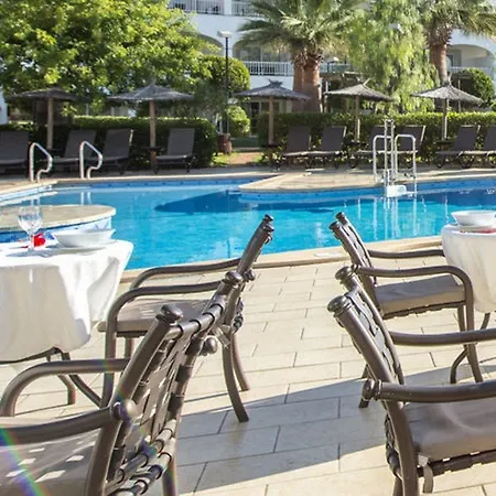 Ona Village Aparthotel